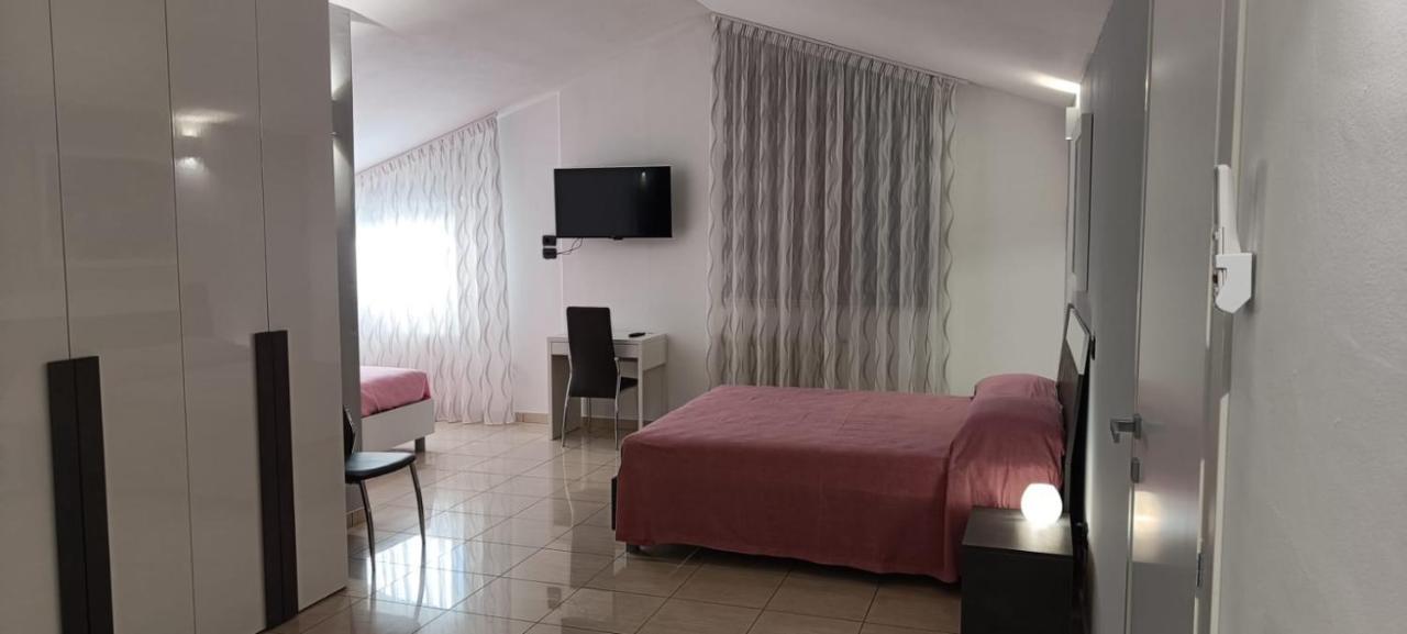 La Casa Di Roberto Bed & Breakfast Madonna Della Pace ภายนอก รูปภาพ